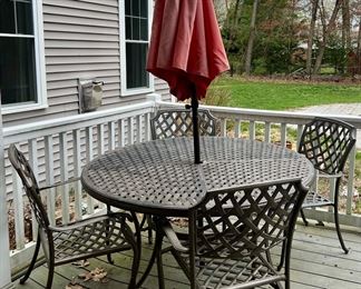 Cast Aluminum Table, 4 Chairs & Umbrella