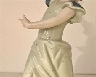 Lladro "Lolita Flamenco Dancer Girl" Figurine