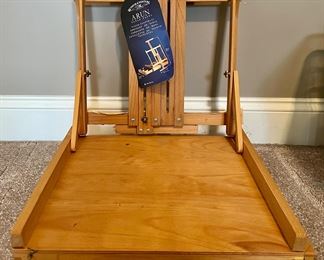 Arun Table Easel