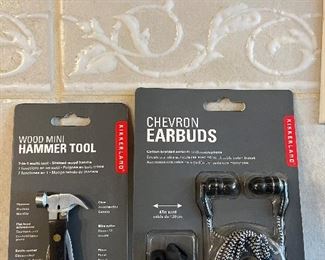 Kirkland Hammer Tool & Earbuds
