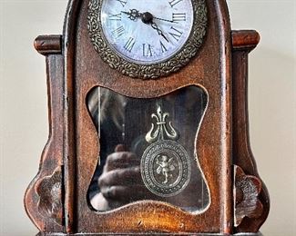 Mantle Clock