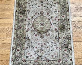Accent Rug (light green & tan)