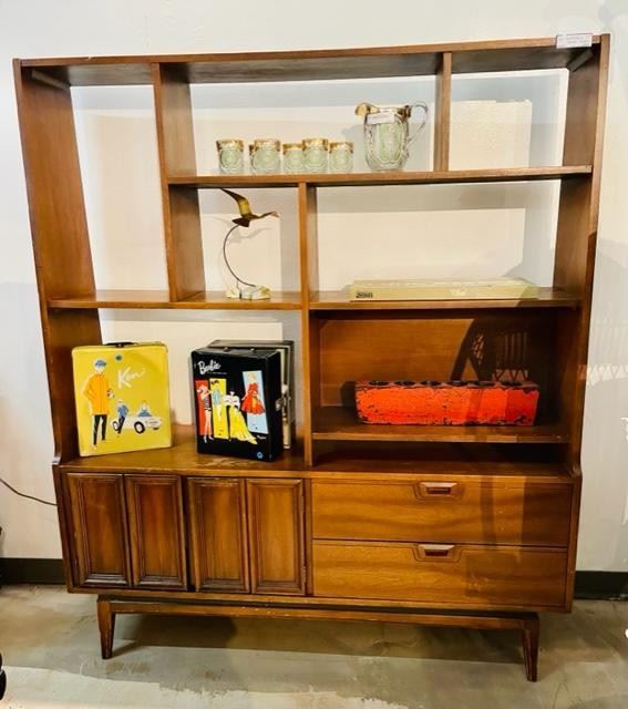 Cool MCM Wall Unit