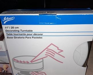 Cake Decorating Turntable