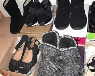 HUNDREDS Of Assorted Shoes In Box (Wide Range Of Sizes & Styles)