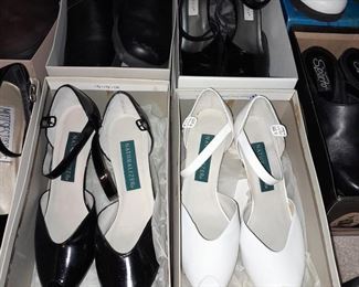 HUNDREDS Of Assorted Shoes In Box (Wide Range Of Sizes & Styles)