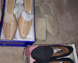 HUNDREDS Of Assorted Shoes In Box (Wide Range Of Sizes & Styles)