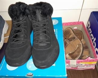 HUNDREDS Of Assorted Shoes In Box (Wide Range Of Sizes & Styles)