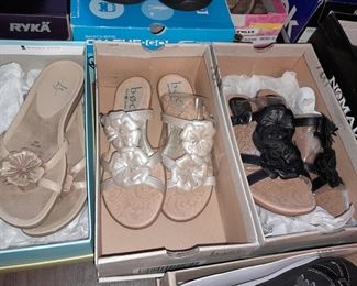 HUNDREDS Of Assorted Shoes In Box (Wide Range Of Sizes & Styles)