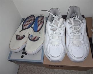 HUNDREDS Of Assorted Shoes In Box (Wide Range Of Sizes & Styles)