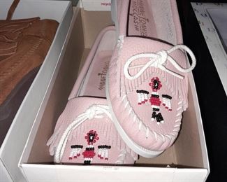 Minnetonka Moccasins (NEW IN BOX!)