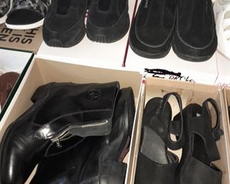 HUNDREDS Of Assorted Shoes In Box (Wide Range Of Sizes & Styles)