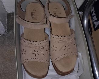 HUNDREDS Of Assorted Shoes In Box (Wide Range Of Sizes & Styles)