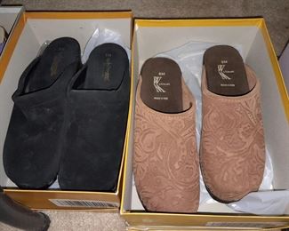 HUNDREDS Of Assorted Shoes In Box (Wide Range Of Sizes & Styles)