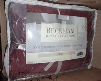Beckham Hotel Collection Down Comforter (NEW!)