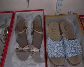 HUNDREDS Of Assorted Shoes In Box (Wide Range Of Sizes & Styles)