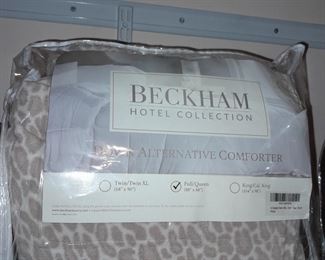 Beckham Hotel Collection Comforter (NEW!)