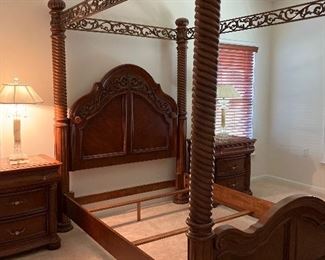 Four Poster Queen Size Bed
