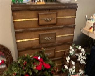 Chest of drawers