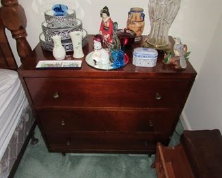 Mid Century mahogany 3-drawer chest