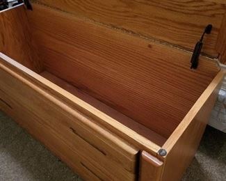 Solid Oak Oak Cedar-Lined Blanket Chest #17