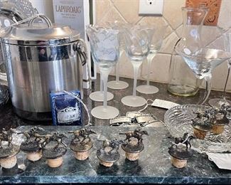 ice bucket  -  Stemware and collector stoppers 