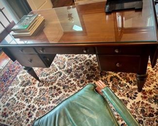 Ethan Allen locking desk with dropleafs on each side 