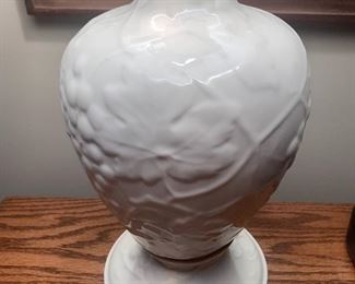 Grape Vines Table Lamp