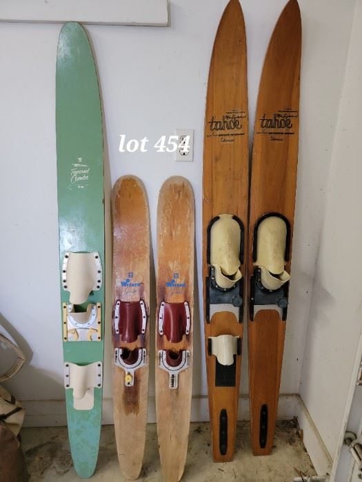 Vintage skis