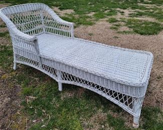 Wicker chaise