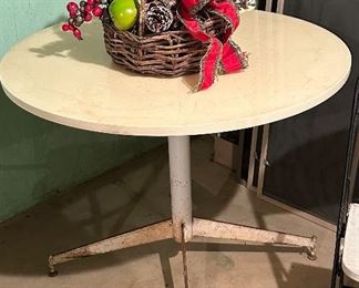 Vintage round Dinette Table with Sparkle Finish and Pedestal base