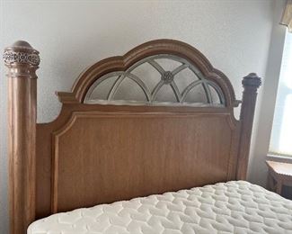 $700 - Stanley king size headboard/foot board and side panels. Measurements for headboard: 80" x 48"