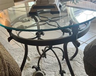 $55 - Side table. Measurements: 29" diameter x 24" h