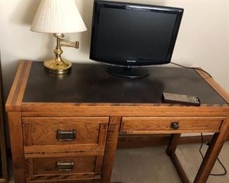 DESK, LAMP AND TV