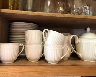 LARGE SET OF MIKASA ITALIAN COUNTRYSIDE