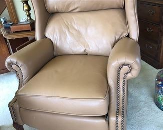 PAIR OF BARCALOUNGERS TAN LEATHER RECLINERS