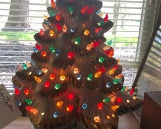 WORKS VINTAGE CERAMIC TREE