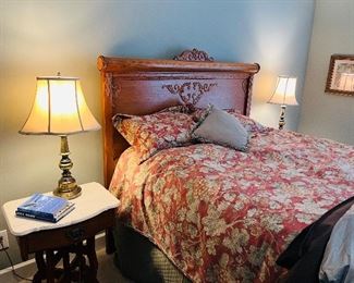 Lexington Victorian Queen Bed