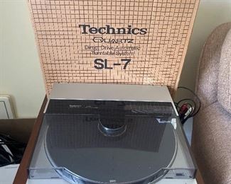 Technics Quartz Direct Drive Automatic Turntable System SL-7
Brand new!!
