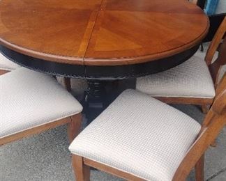 really nice kitchen table set