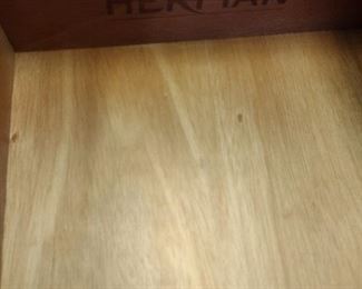 Hekman starburst end table BEAUTIFUL!!!