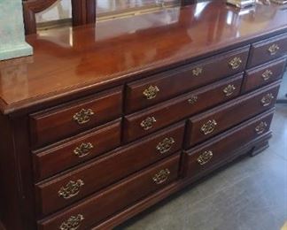 cherry 5 piece bedroom set nice!