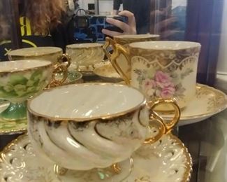tea cups and saucers