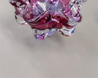 Cranberry art glass scalloped bowl