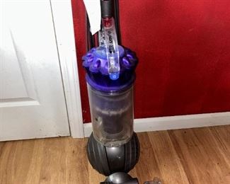 DYSON VACUUM 