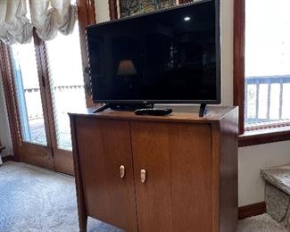 SMALL CONSOLE MATCHES DESK AND CHAIR            
                                        (tv not for sale)