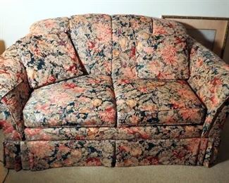 American Home Collection Upholstered Floral Pattered Two Cushion Love Seat 32" x 67" x 38"