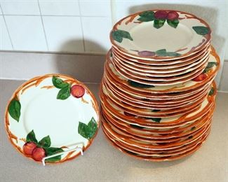 Vintage Stoneware Franciscan Apple Dinnerware, Including 10.75" Dinner Plates, Qty 10, 9.5" Plates, Qty 8, And 8" Salad Plates, Qty 8