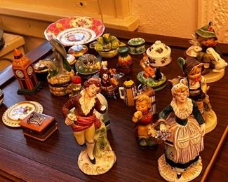 FIGURINES