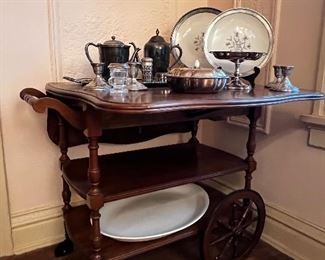 SERVING CART